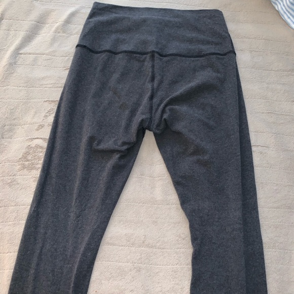 Size 10 Grey LuLulemon Leggings - Picture 3 of 5